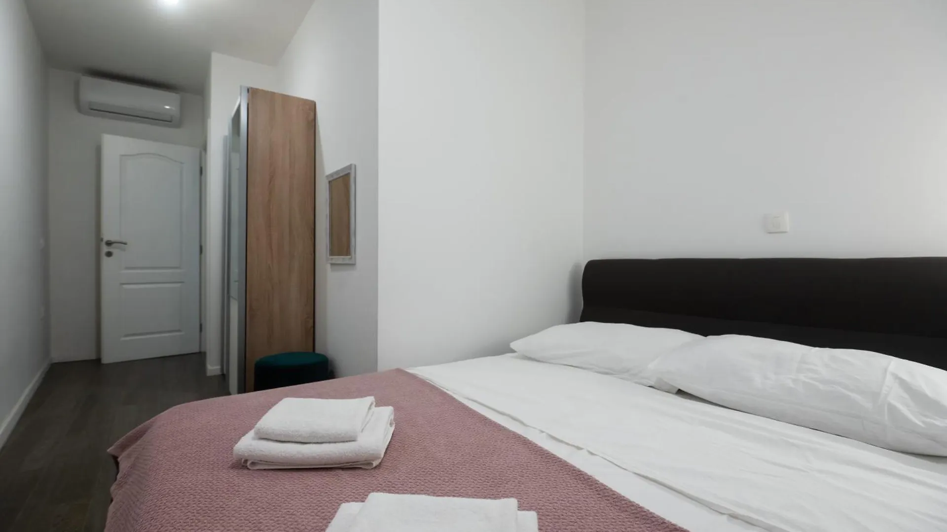 Pyrotima Apartments Zadar Croácia