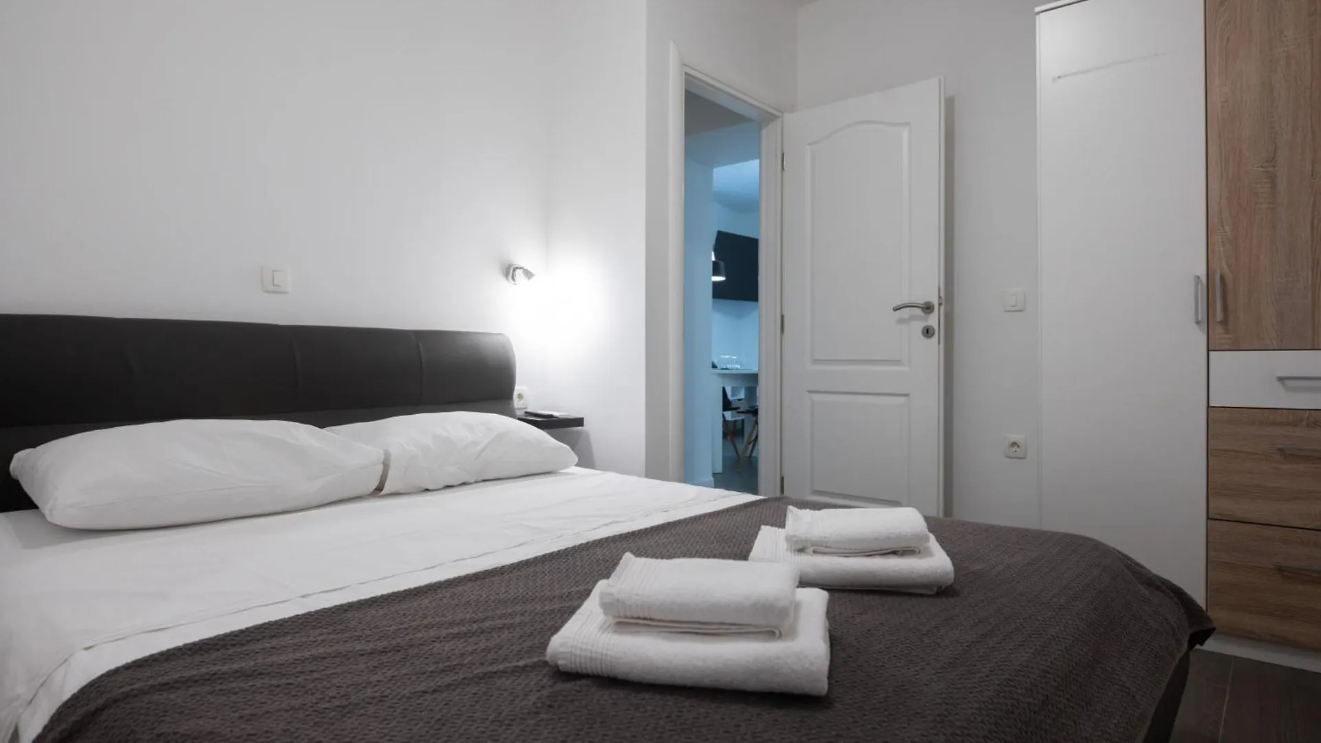 Pyrotima Apartments Zadar