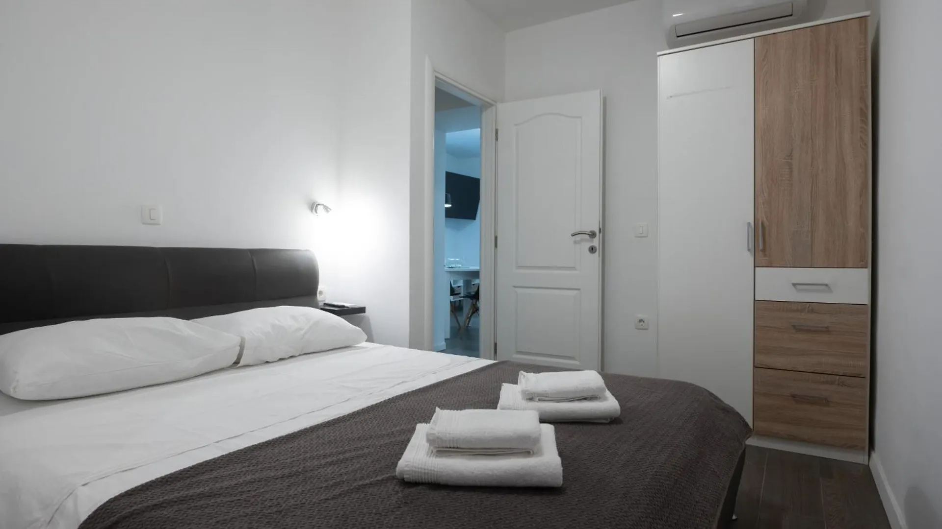Pyrotima Apartments Zadar