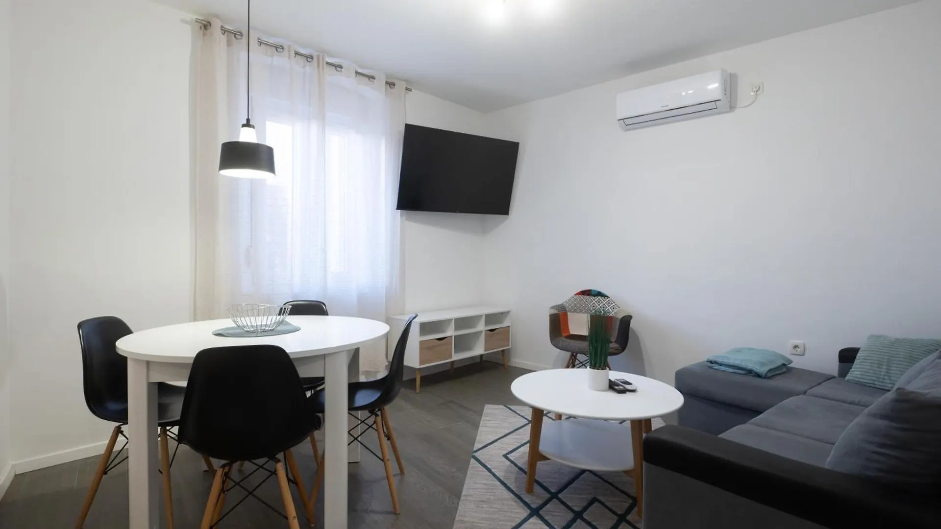 Pyrotima Apartments Zadar